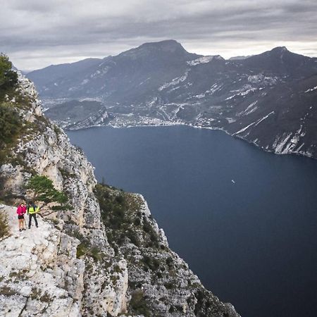 Appartamento Peler13 Con Balcone E Parcheggio Riva del Garda Esterno foto